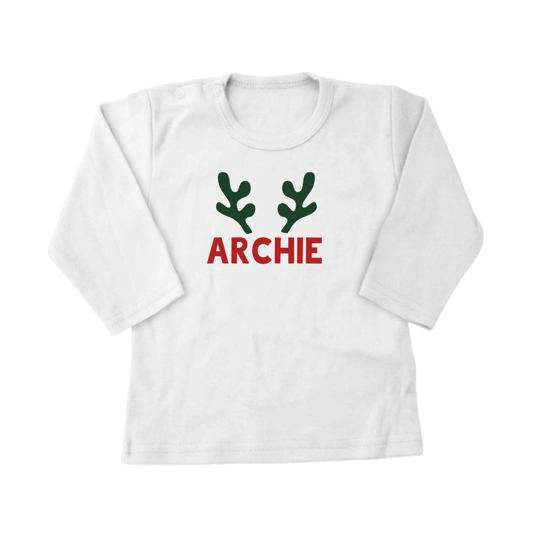 Kerstshirt rendier met naam (verschillende kleuren)