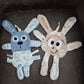 Knuffeldoekje met naam op het oortje - blauw of naturel