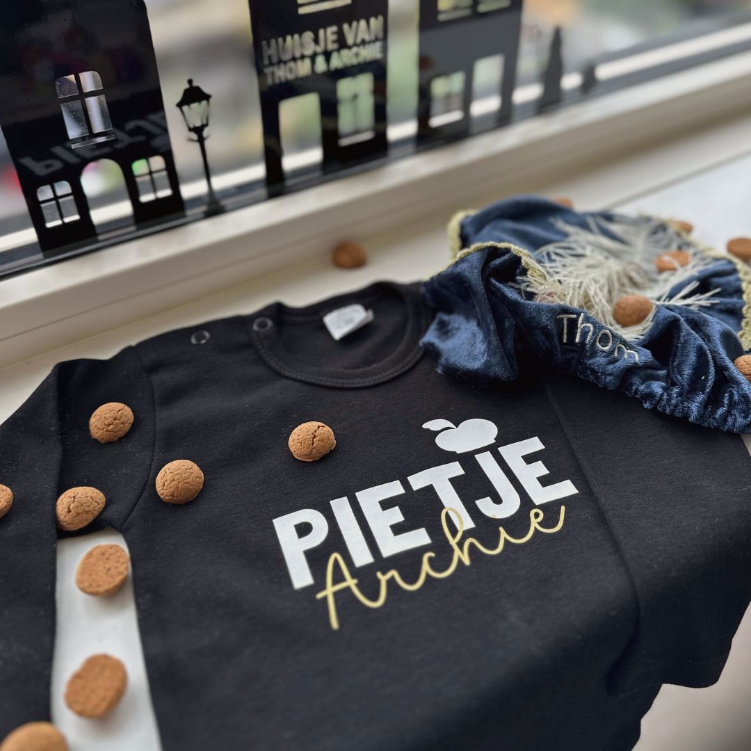 Pietenshirt met naam lange mouw (verschillende kleuren)
