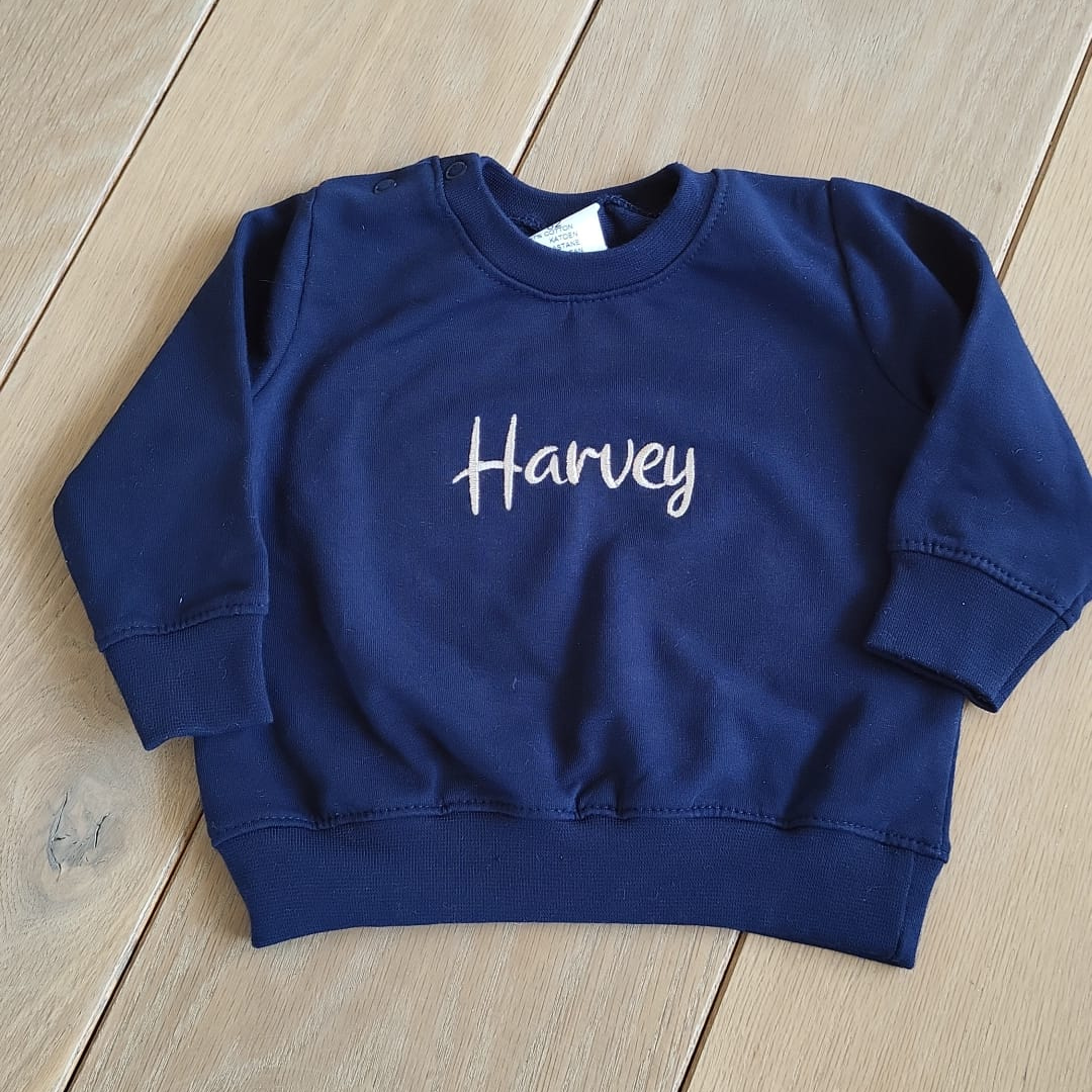 Sweater met naam (meerdere kleuren)