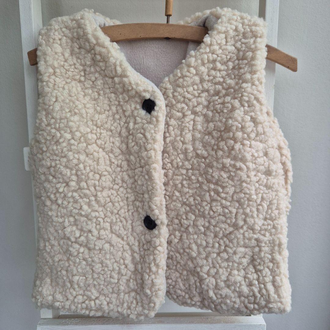 Teddyvest met naam (verschillende kleuren) - maat 92/98