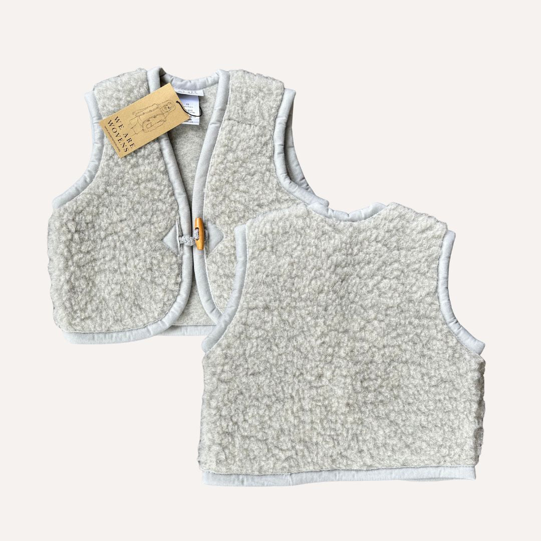 Wollen Bodywarmer met naam (verschillende kleuren) - We Are Wovens